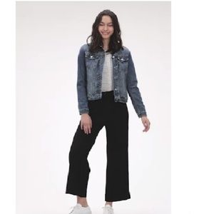 GAP Pants - NWT High Rise Wide Leg Crop Chinos 4T BLack c482 GAP Pants - NWT High Rise Wide Leg Crop Chinos 4T BLack c482